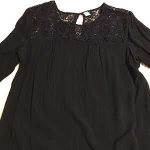 Black old navy top size large